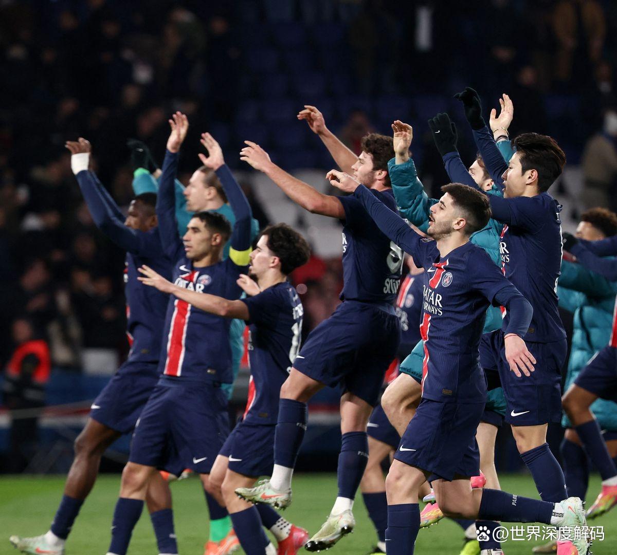 关于那不勒斯轻取巴黎圣日耳曼，萨拉赫梅开二度欧冠的信息