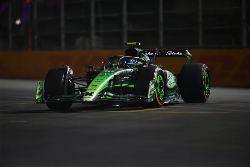 体育登录-红牛二队鏖战雷诺车队，周冠宇点燃赛场